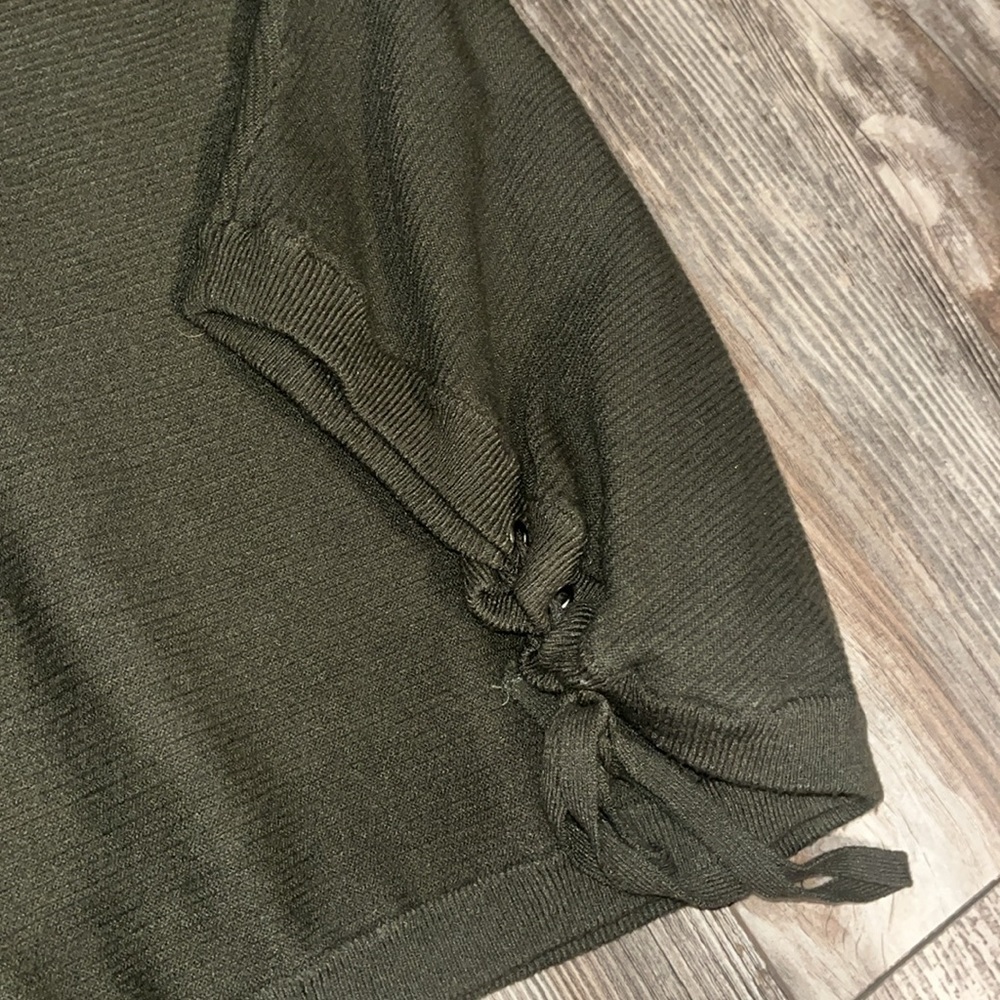 Crop sweater S NWOT - Picture 3 of 4